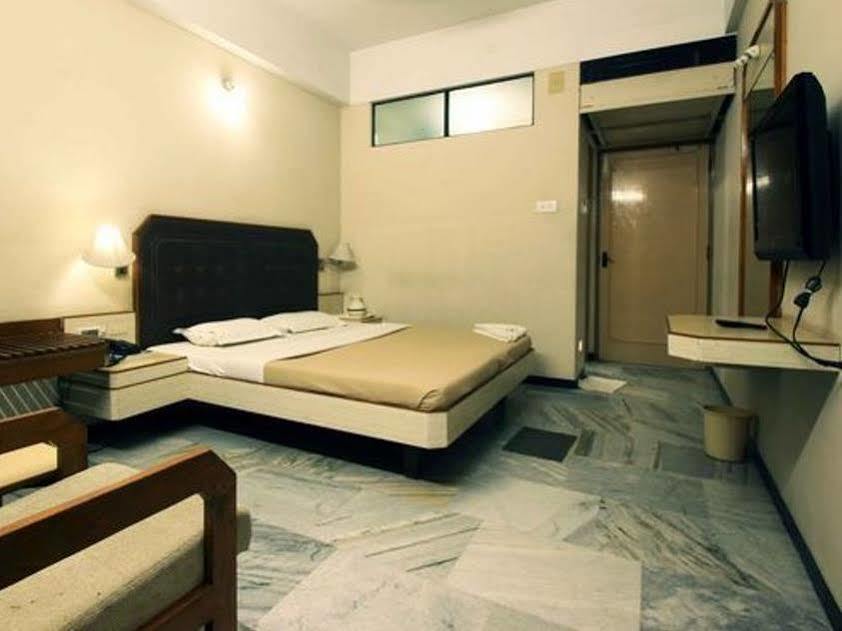 Hotel Padmam Madurai Exterior foto