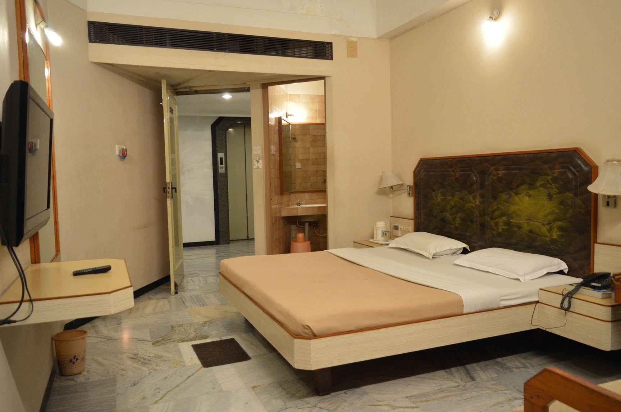 Hotel Padmam Madurai Exterior foto