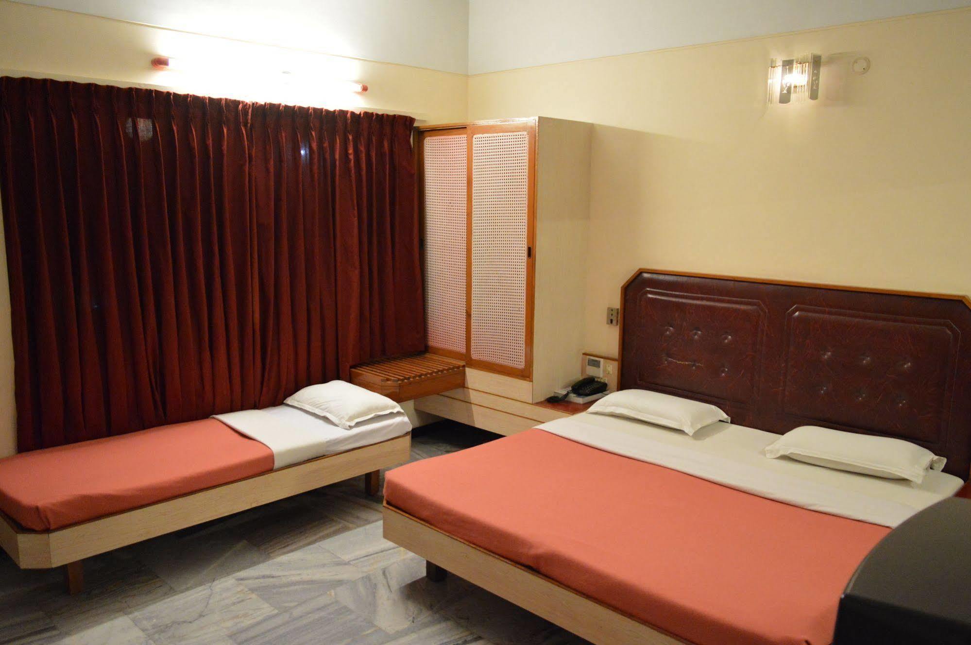 Hotel Padmam Madurai Exterior foto